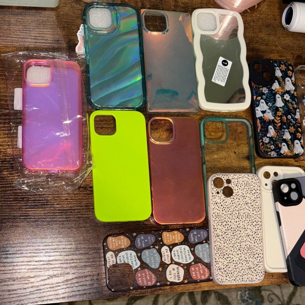 Stylish Multicolor Phone Case Set - Picture 4 of 4